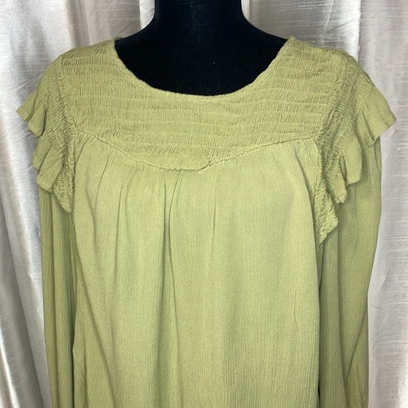 Sage Green Women’s Large Crinkle Long Sleeve Viscose Ruffled Top - Picture 5 of 8